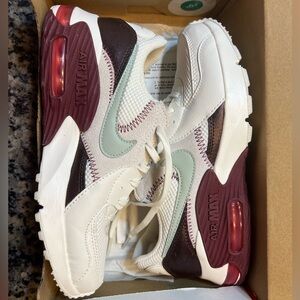 maroon and seafoam green Nike air max